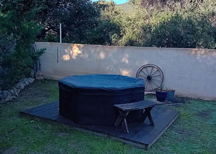 Bergerie En Pierres Avec Jacuzzi En Corse 6 Personnes, 3 *