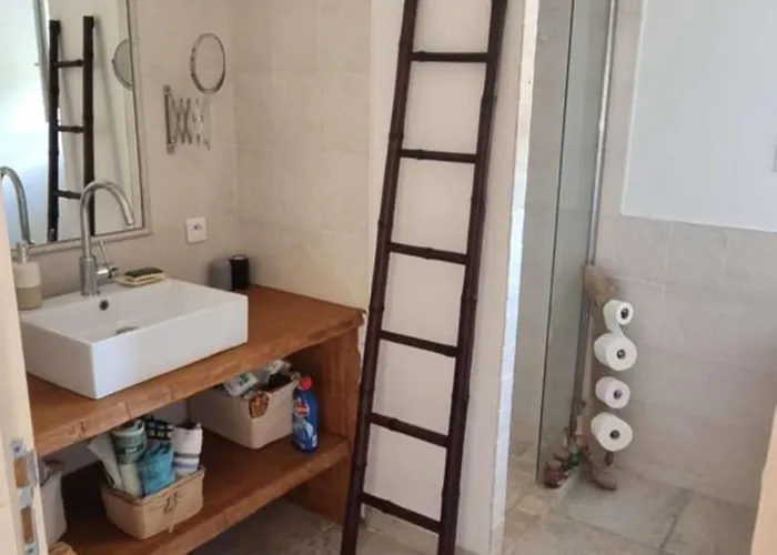 Bergerie En Pierres Avec Jacuzzi En Corse 6 Personnes, 3 *